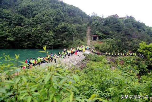 义乌赤岸双尖峰风景区图片