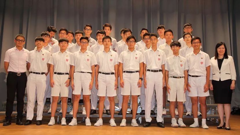 香港的校服为何如此妩媚多娇穿了多年大麻袋的我酸了