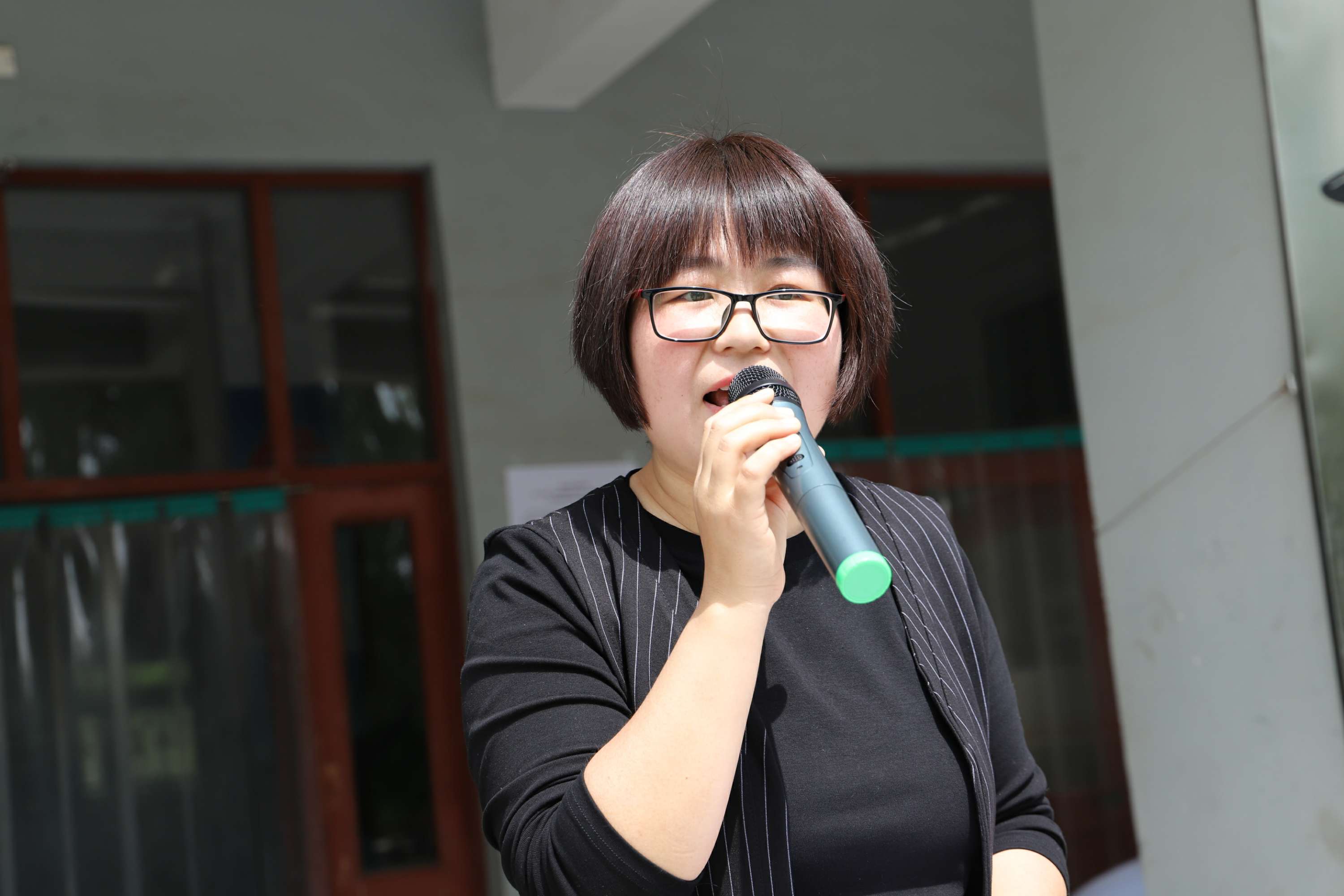 双重享受:视觉 听觉——浮山县职业中学举办经典诵读比赛