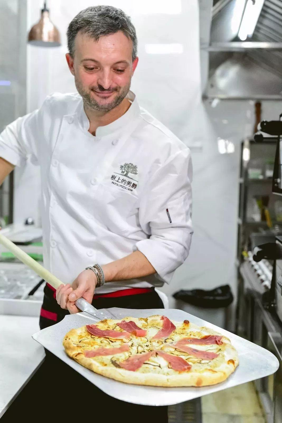 从书里 走 出来的店,主厨是个意大利人_披萨