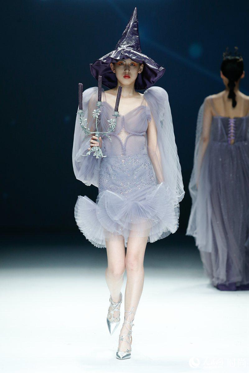 浙江理工大学服装学院毕业发布诠释时尚多维信息的融合与并置