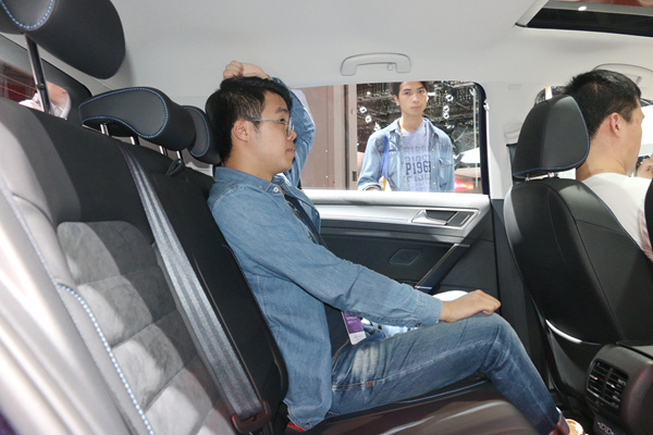 25款电动车后排体验横评:想要坐得舒服,你得买这些车_搜狐汽车_搜狐网