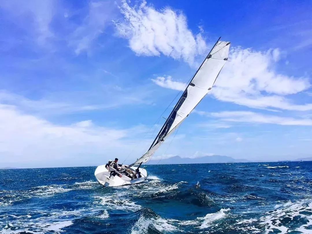 豪华游艇租赁潮流引领者