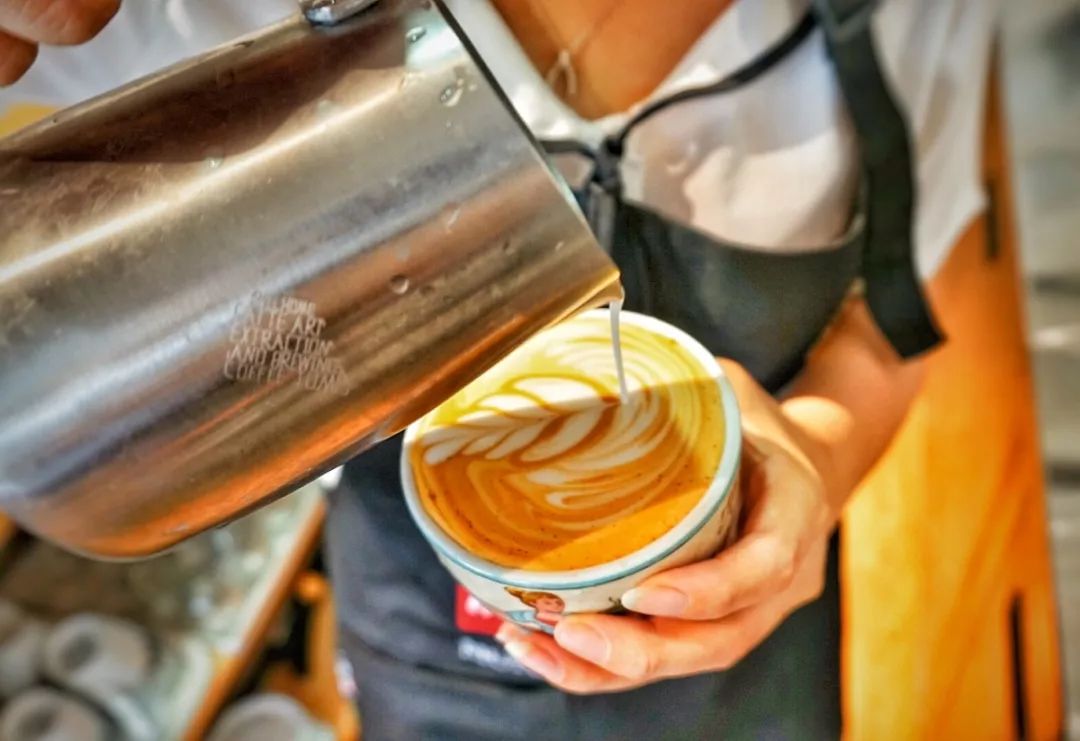 你只看到了咖啡师的帅气,我却看到了他们的不容易