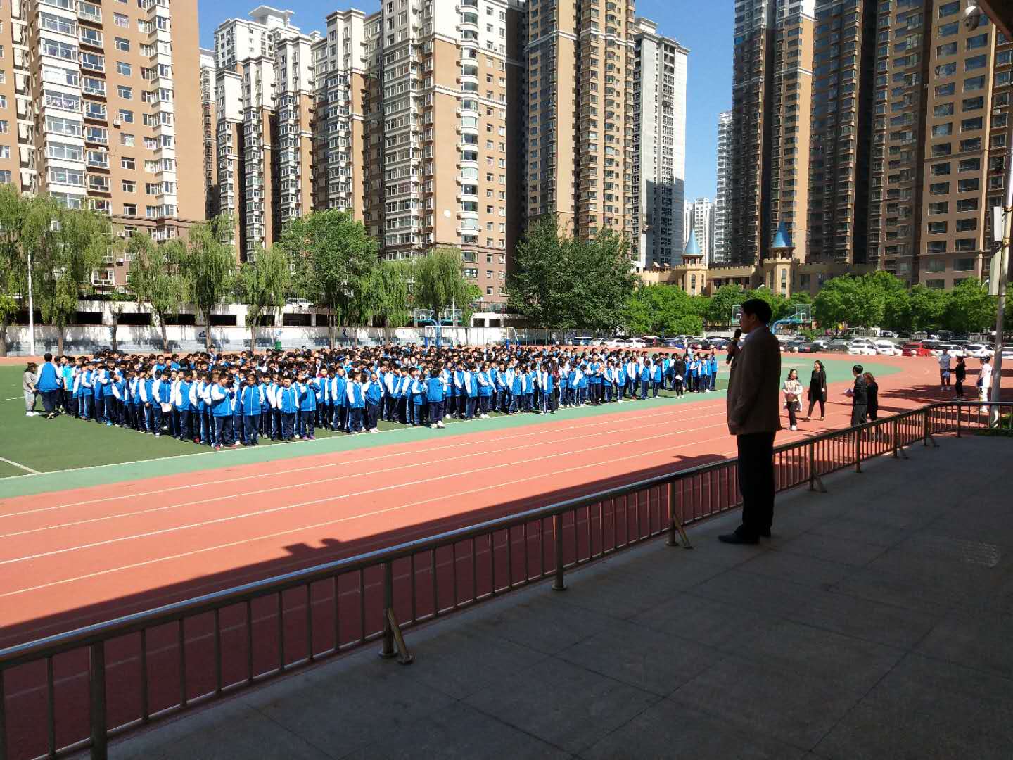 防震减灾绷紧安全弦万柏林三中