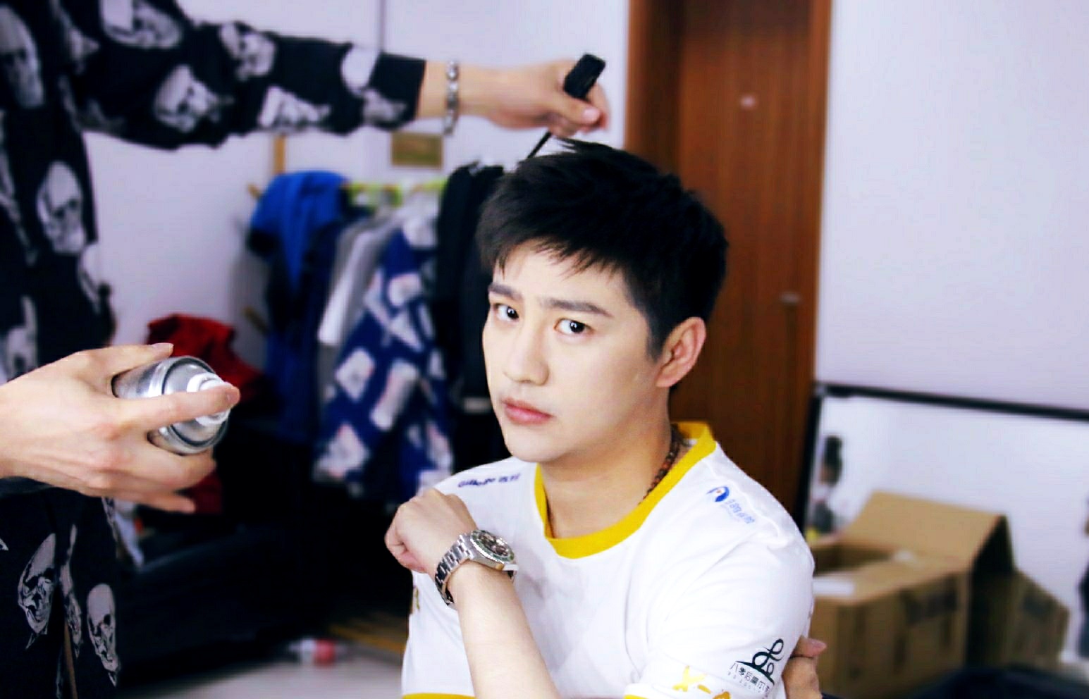 at大腿杯秀中单,火舞1级拿脸探草送1血,网友:就这还敢去qg?_阿泰