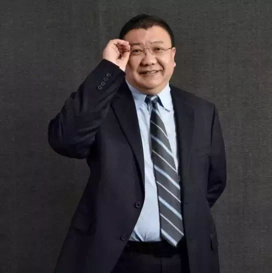 瑞幸咖啡上市:日亏400万,老板身家40亿成"咖啡女王"_钱治亚