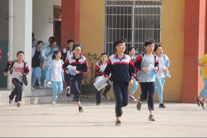 田阳县民族中学图片