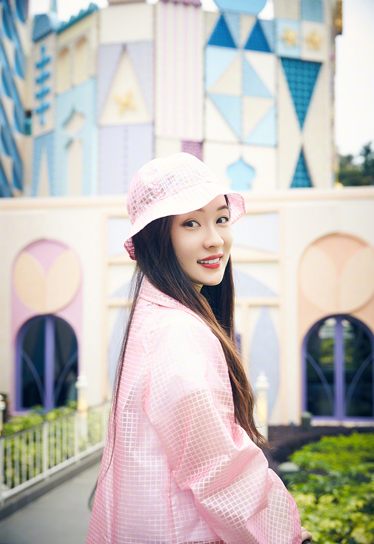 明星也出游姚晨古力娜扎倪妮霍思燕教你拍出美艳游客照