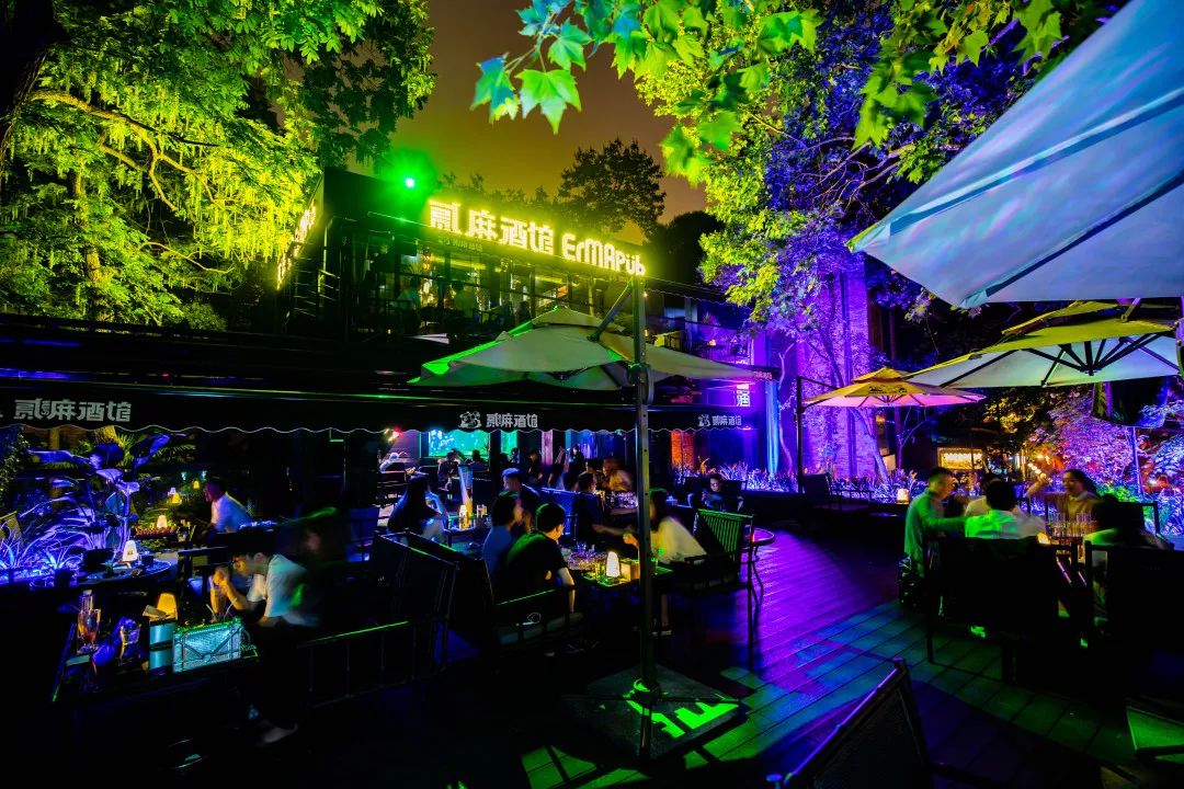 微醺了整个成都的超火爆酒馆来上海找你斗酒了