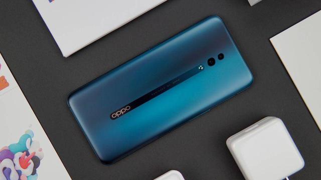 oppo reno正面与vivo x27粉黛金一样,是无刘海无遮挡真全面屏.一块6.