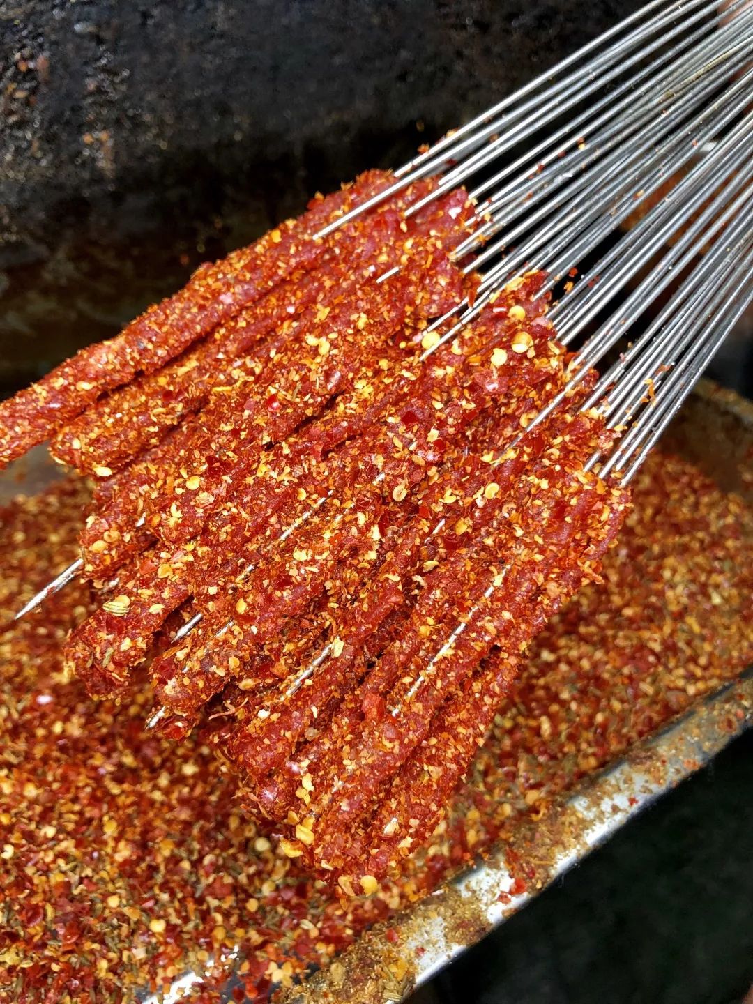 三分熟不错,更绝的是:长春独一份"大块干巴肉串",大块鲜牛肉生烤.