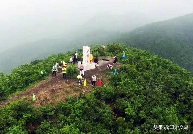 義烏最高峰大寒尖石碑落成 李白曾有詩作提到過義烏這座山_赤岸鎮