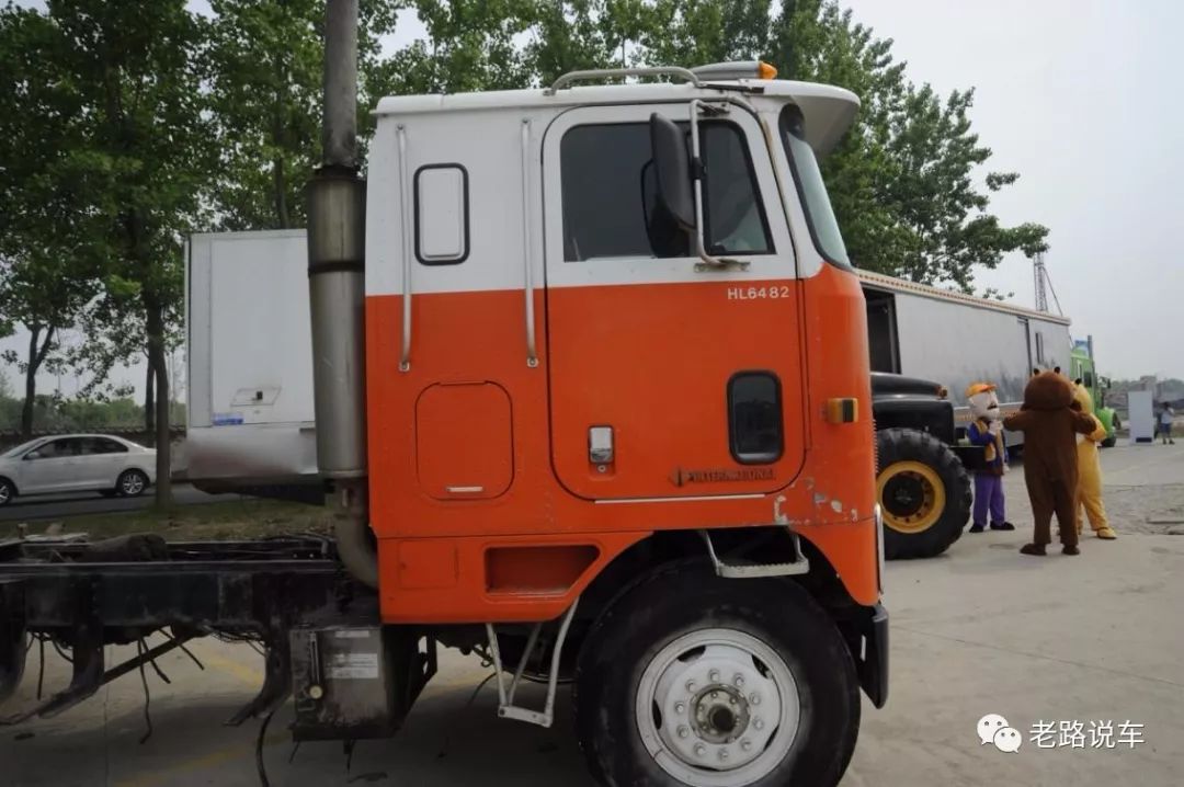 路边的经典超级美式大平头万国hl6482