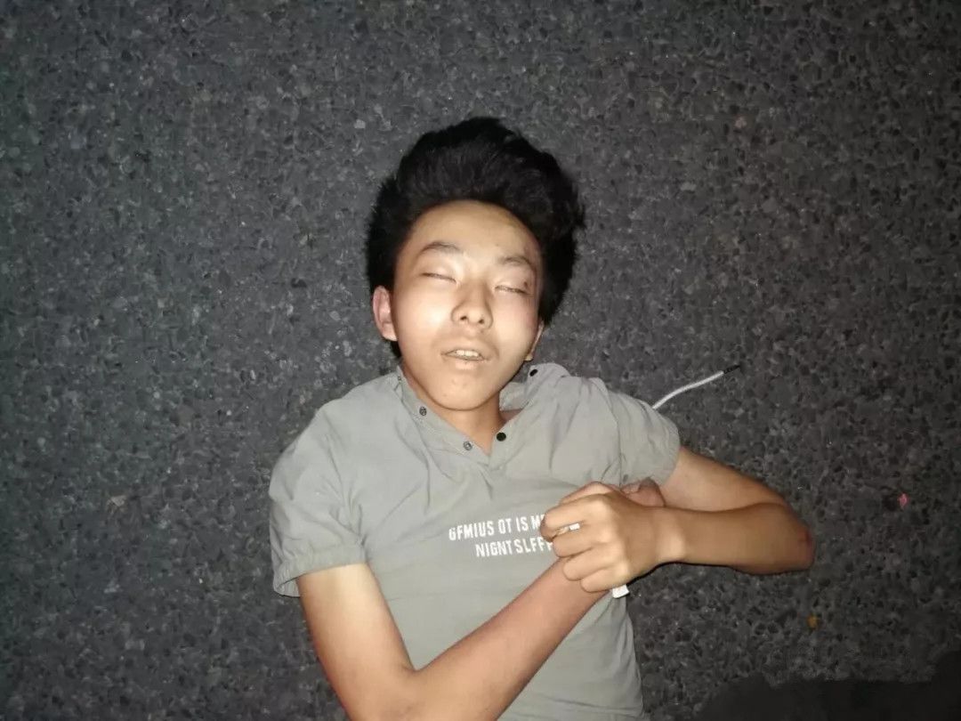 上为死者事故照片 返回搜