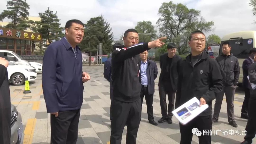 陪同下,实地踏查了谋划和推进中的中国图们—朝鲜南阳跨境旅游合作区