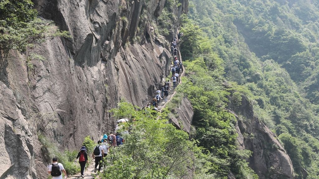 徒步徽杭古道弘扬骆驼精神