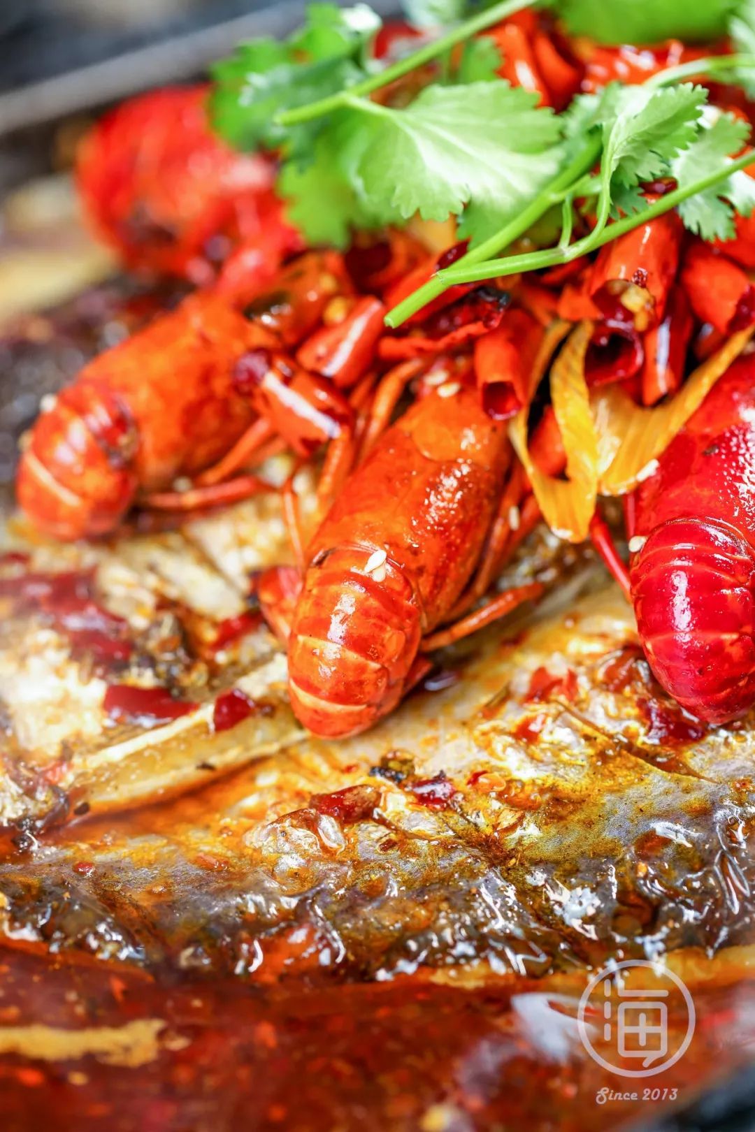 5折 霸王餐免费送!一年卖出2800000份的烤鱼鸳鸯锅,这次拼小龙虾