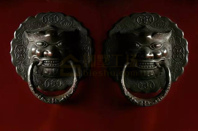 中式别墅大门传统门饰辅首兽面衔环辟不祥