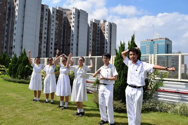 香港的校服为何如此妩媚多娇穿了多年大麻袋的我酸了