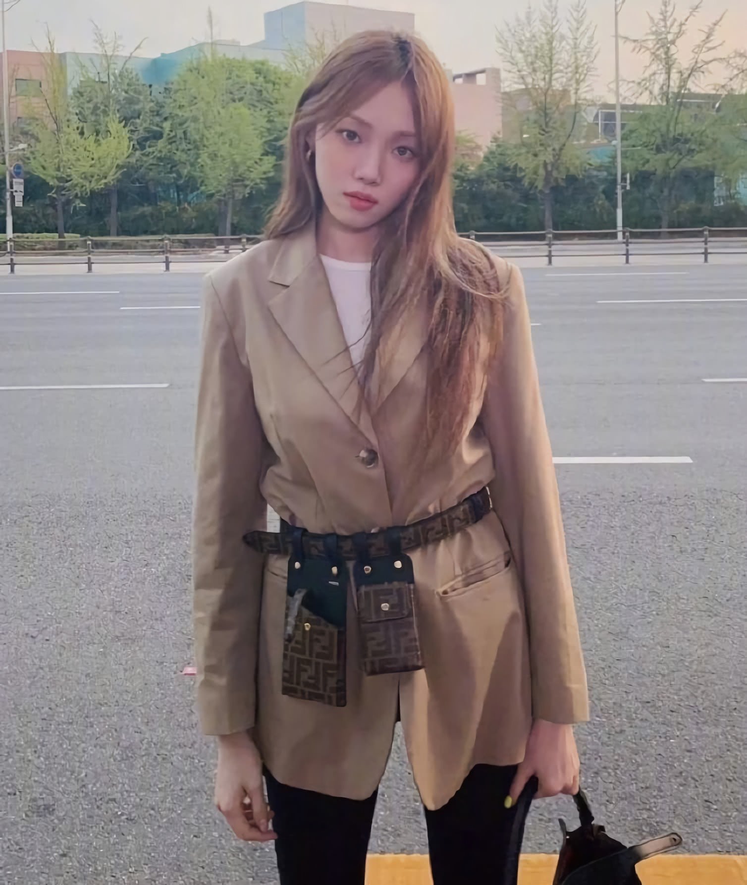 凭身材上热搜的李圣经今年夏天带火了碎花原谅绿真仙