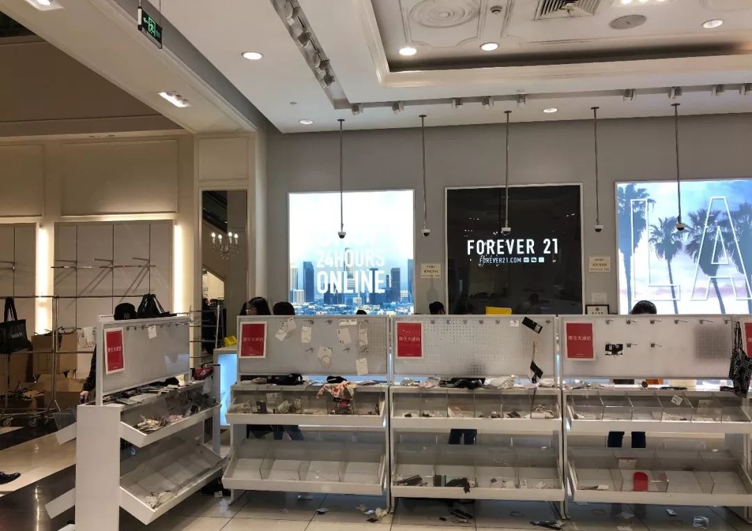 weeklyevent章子怡救活死亡芭比粉刘昊然成tomford中国区品牌彩妆形象