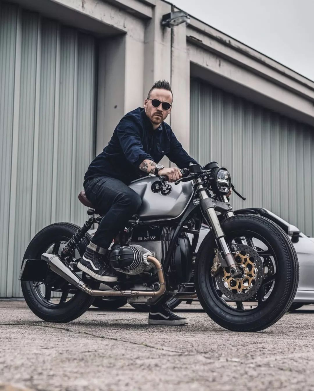 反光镜"▲cafe风格重要的点▲这就是一台艺术品复古风格非常讲究穿搭