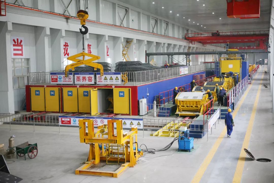 在"精"字上下足了功夫,他们联合铁科院共同开发了"管片生产管控系统"