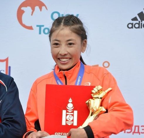 乌兰巴托国际马拉松赛,蒙古姑娘连续获5次冠军_田径运动