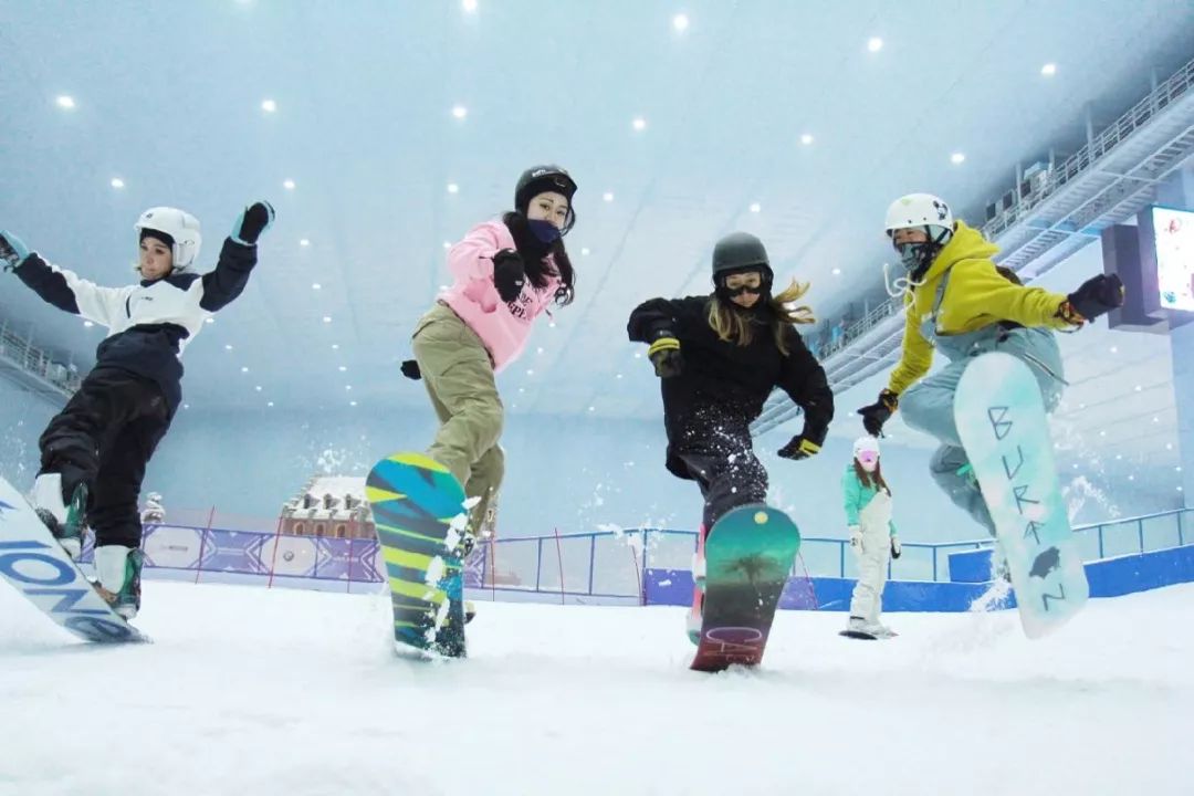 哈尔滨融创雪世界第二届最美滑雪女孩公开赛今日完美收官