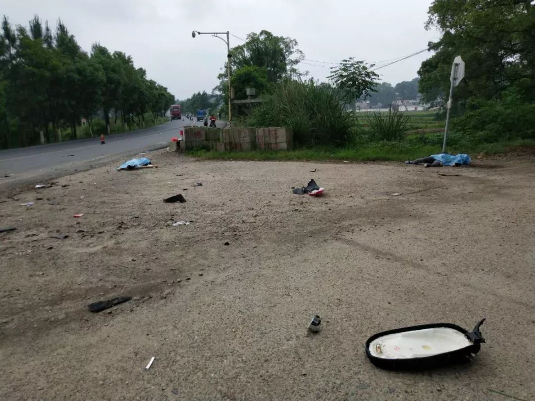 突发2人当场身亡吉安又发生一起重大车祸附现场视频
