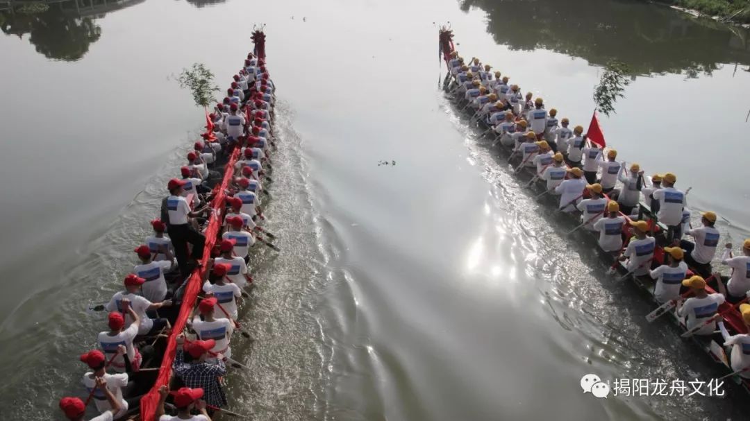 今天新溪村下尾张村龙舟下水四龙顺江