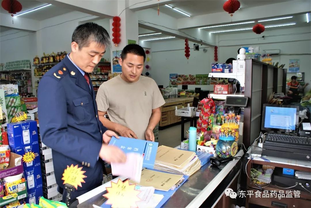 嚴格履行食品進貨檢查驗收制度,無證經營,健康證過期,散裝食品無防蠅