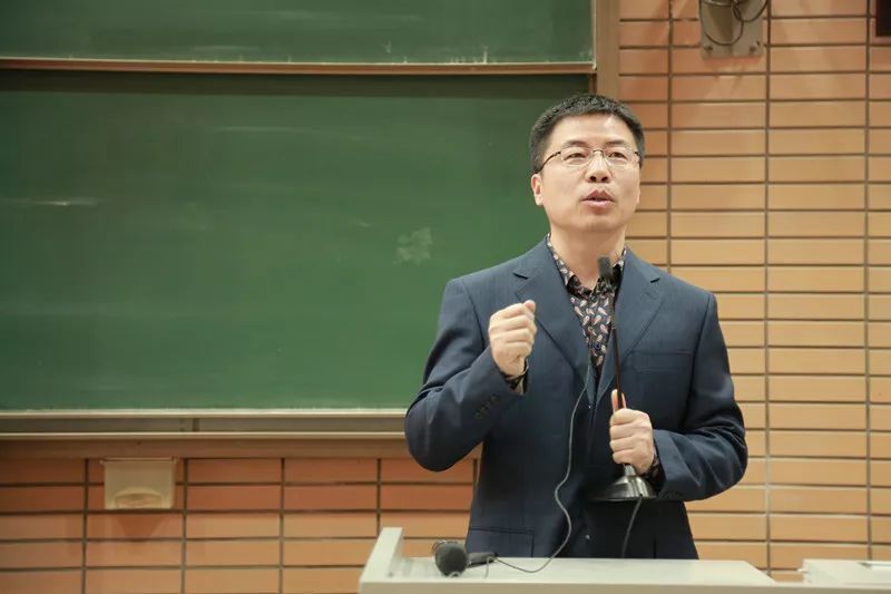 北京外国语大学英语学院张剑院长和外研社高等英语教育出版分社李会钦