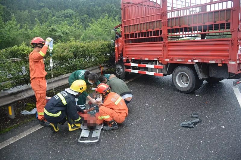 遂宁高速车祸最新消息图片