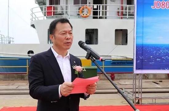 江东船厂为武汉汽车物流建造"长航江耀"轮签字交船