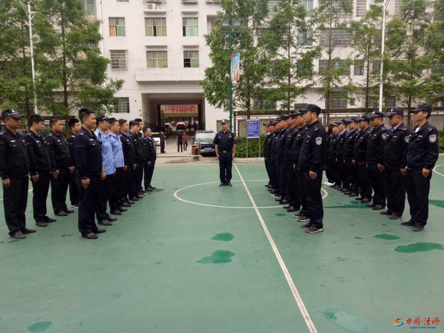 伏口镇举办一村一辅警培训班开班仪式