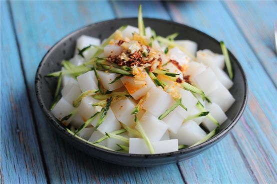 这碗凉粉在家就能轻松做,清凉开胃又解暑,全家人都爱吃