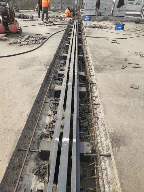 伸缩缝厂家告诉您为什么要在桥梁上设置伸缩缝