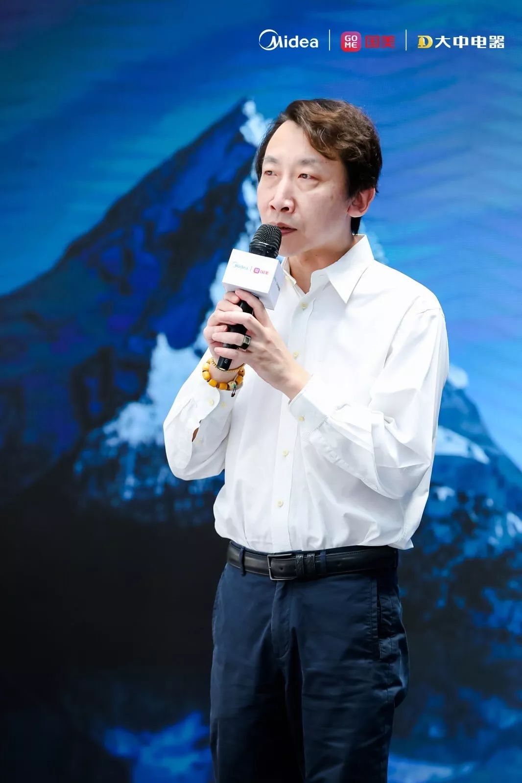 陈亚飞现场发表讲话美的微晶冰箱星耀灰bcd-511wgpzm国美专供的全国