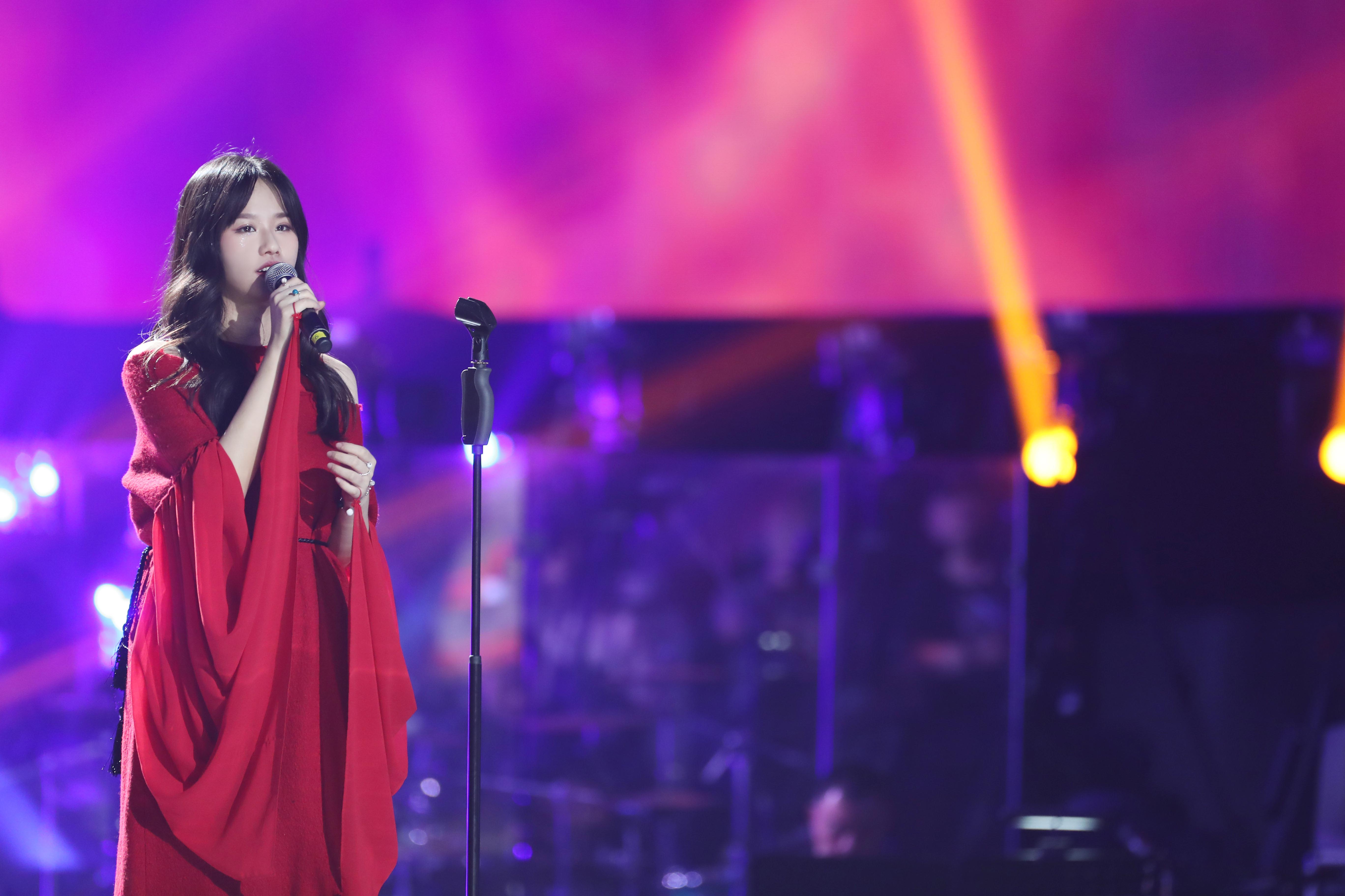 孟慧圆高人气返场复活赛再度演绎温情之歌解药