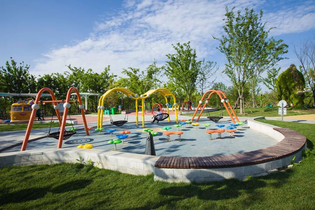 花卉艺术乐园的童话世界_花园