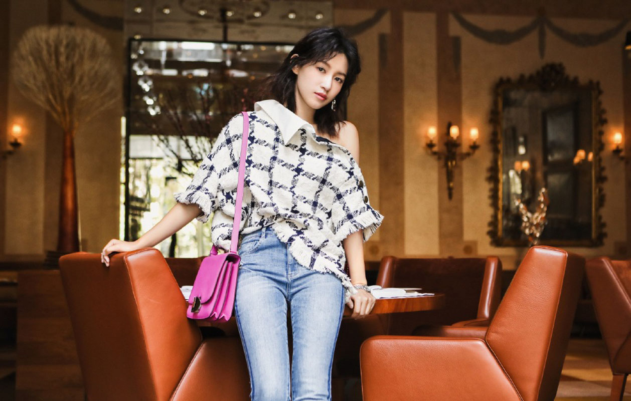 女演员苏青温柔明媚迷人米兰街拍