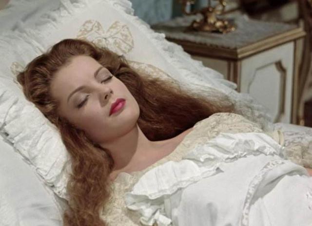 她是永远的茜茜公主为爱痴狂却惨遭抛弃葬礼才等到爱人的告白