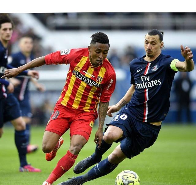 法乙巴黎足球会vs朗斯放手一搏大打对攻