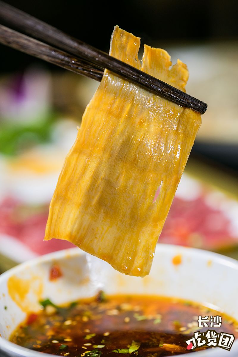 青 笋 片蜀九香的青笋片也是吃货的心头好,颜值造型美的就像一朵花,闻