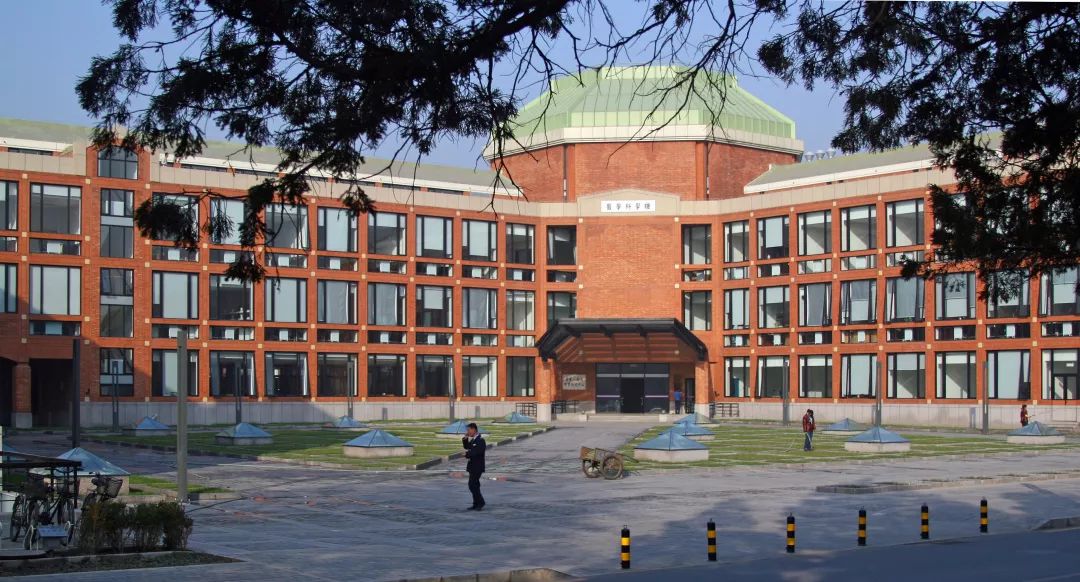 化生类招生涉及的院系包括化学系,生命科学学院,化学工程系,药学院和