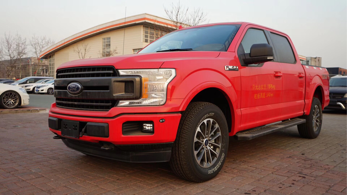 福特f150 18款 3.5t xlt就管这个颜色叫赛道红吧[呲牙]