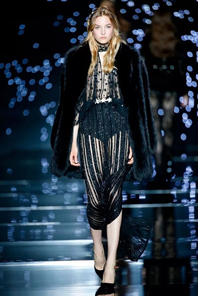 高定秀场的璀璨星空你一定念念不忘zuhairmurad经典星空裙