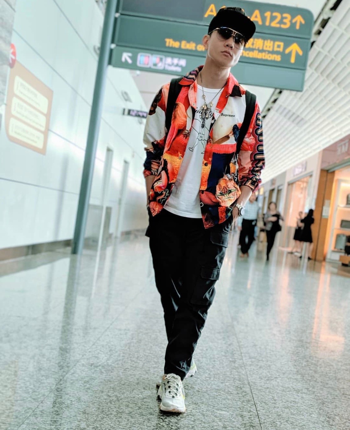 林俊杰近期穿搭大分享上脚sacaixnike更是惹人羡